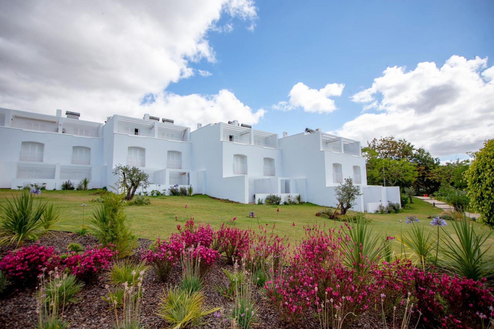 Villas D'Agua Beachfront Olhos de Agua  Exteriör bild